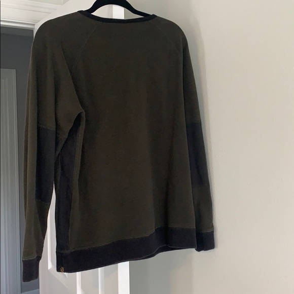 Sweatshirt - Picture 2 of 5